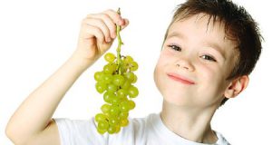 فواید انگور برای کودکان