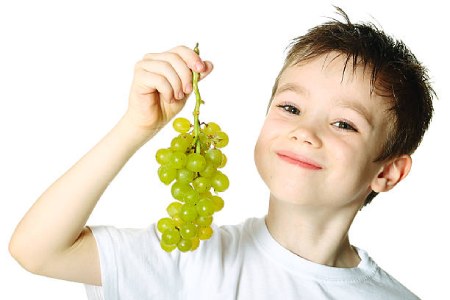 فواید انگور برای کودکان